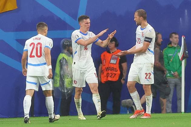 Portugal - Tschechien UEFA EURO, EM, Europameisterschaft,Fussball 2024 Leipzig, 18.06.2024, Leipzig Stadium, UEFA EURO 2024 Germany , Gr. F Vorrunde , PORTUGAL vs. TSCHECHIEN , Im Bild: Tor für Tschechien, Torjubel nach dem 0:1, Torschütze Lukas Provod (14, Tschechien)