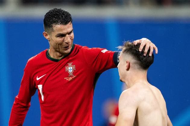 240618 Francisco Conceicao of Portugal with Cristiano Ronaldo after 2-1 during the UEFA EURO, EM, Europameisterschaft,Fussball 2024 Football Championship match between Portugal and Czech Republic on June 18, 2024 in Leipzig. Photo: Mathias Bergeld BILDBYRAN kod MB MB0938 fotboll football soccer fotball fotbolls-em europamästerskap em uefa euro uefa european football championship euro 2024 portugal tjeckien czech republic bbeng jubel Copyright: MATHIASxBERGELD BB240618MB128