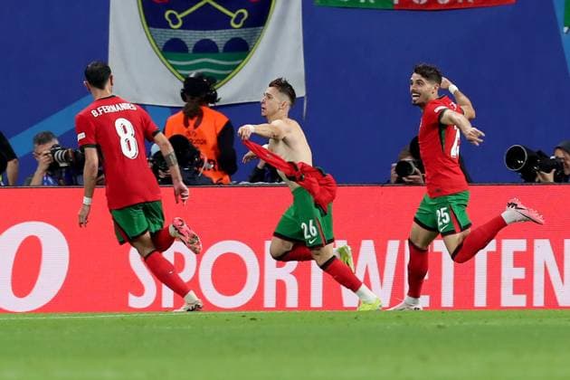 18.06.2024, xtgx, Fussball EM 2024, Portugal - Tschechien emspor, v.l. Torjubel nach dem Tor zum celebrating the goal celebrate 2:1 durch Francisco Fernandes Da Conceicao (Portugal) (DFL DFB REGULATIONS PROHIBIT ANY USE OF PHOTOGRAPHS as IMAGE SEQUENCES and or QUASI-VIDEO) Leipzig