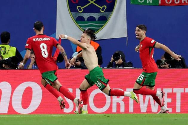 18.06.2024, xtgx, Fussball EM 2024, Portugal - Tschechien emspor, v.l. Torjubel nach dem Tor zum celebrating the goal celebrate 2:1 durch Francisco Fernandes Da Conceicao (Portugal) (DFL DFB REGULATIONS PROHIBIT ANY USE OF PHOTOGRAPHS as IMAGE SEQUENCES and or QUASI-VIDEO) Leipzig