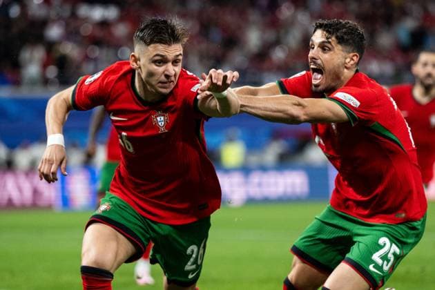 240618 Francisco Conceicao and Pedro Neto of Portugal celebrate after 2-1 during the UEFA EURO, EM, Europameisterschaft,Fussball 2024 Football Championship match between Portugal and Czech Republic on June 18, 2024 in Leipzig. Photo: Mathias Bergeld BILDBYRAN kod MB MB0938 fotboll football soccer fotball fotbolls-em europamästerskap em uefa euro uefa european football championship euro 2024 portugal tjeckien czech republic bbeng jubel Copyright: MATHIASxBERGELD BB240618MB137