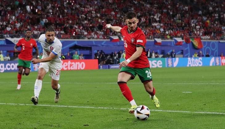 Francisco Conceicao erzielt das Tor zum 2:1 Fußball Fussball Europameisterschaft Euro 2024 EM Herren Saison 2023 2024 18.06.2024 Portugal POR vs. Tschechien CZE in Leipzig DFL regulations prohibit any use of photographs as image sequences and or quasi-video.