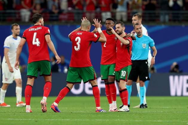 18.06.2024, xtgx, Fussball EM 2024, Portugal - Tschechien emspor, v.l. Jubel, Freude, Emotionen ueber den Sieg bei Portugal Ruben Dias (Portugal) Pepe (Portugal) Nelson Semedo (Portugal) Bernardo Mota Veiga de Carvalho E Silva (Portugal) (DFL DFB REGULATIONS PROHIBIT ANY USE OF PHOTOGRAPHS as IMAGE SEQUENCES and or QUASI-VIDEO) Leipzig
