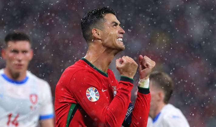 Sport Bilder des Tages Cristiano Ronaldo enttäuscht nach vergebener Torchance Enttäuschung Fußball Fussball Europameisterschaft Euro 2024 EM Herren Saison 2023 2024 18.06.2024 Portugal POR vs. Tschechien CZE in Leipzig DFL regulations prohibit any use of photographs as image sequences and or quasi-video.