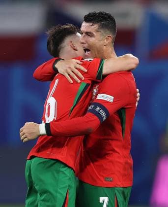 - Portugal v Czech Republic, UEFA EURO, EM, Europameisterschaft,Fussball 2024, Group Stage, Group F, Football Stadium Leipzig, RedBull Arena, Leipzig, Germany - 18th June 2024. Cristiano Ronaldo of Portugal & Al-Nassr celebrates with Francisco Conceicao of Portugal & Porto at the full time whistle after the 2-1 victory. - Portugal v Czech Republic, UEFA Euro 2024, Group Stage, Group F, Football Stadium Leipzig, RedBull Arena, Leipzig, Germany - 18th June 2024. Leipzig, Football Stadium Leipzig RedBull Arena Germany Copyright: xDanxWeirx CP_Portugal_Czechia_232