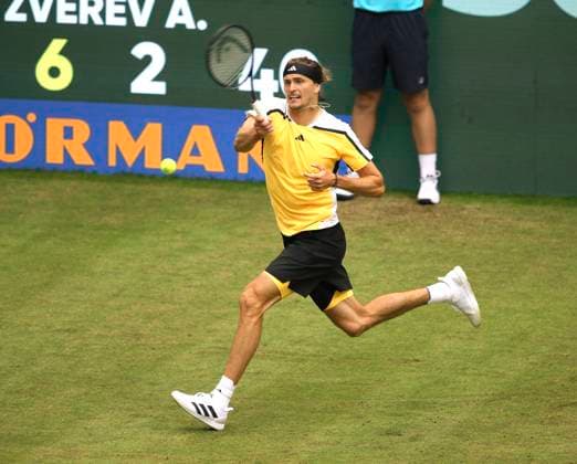photo : Alexander ZVEREV (GER) gewinnt das deutsch-deutsche Duell gegen Oscar Otte in 3 Sätzen Tennis-Turnier Terra Wortmann Cup im Gerry Weber Sportpark (OWL-Arena) in Halle Westfalen Di. 18.06.2024