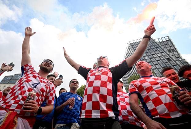 PXL_Hamburg football fans Football fans enjoy atmosphere in Hamburg, Germany on 19. June 2024. before UEFA EURO, EM, Europameisterschaft,Fussball 2024 match Croatia - Albania. MarkoxLukunic PIXSELL
