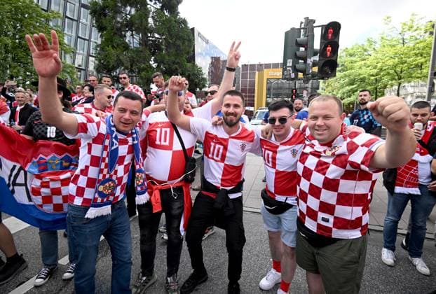 PXL_Hamburg football fans Football fans enjoy atmosphere in Hamburg, Germany on 19. June 2024. before UEFA EURO, EM, Europameisterschaft,Fussball 2024 match Croatia - Albania. MarkoxLukunic PIXSELL