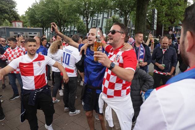 PXL_Hamburg football fans Football fans enjoy atmosphere in Hamburg, Germany on 19. June 2024. before UEFA EURO, EM, Europameisterschaft,Fussball 2024 match Croatia - Albania. LukaxStanzl PIXSELL