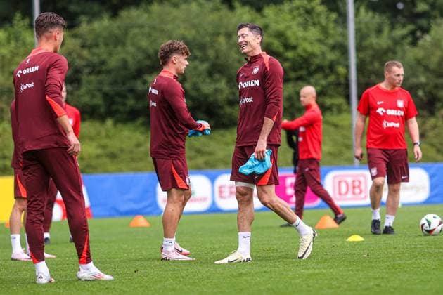 19.06.2024 HANNOVER, NIEMCY PILKA NOZNA (FOOTBALL) UEFA EURO, EM, Europameisterschaft,Fussball 2024 - CENTRUM TRENINGOWE REPREZENTACJI POLSKI - HANNOVER 96 ACADEMIE KONFERENCJA PRASOWA I TRENING REPREZENTACJI POLSKI NZ ROBERT LEWANDOWSKI FOTO LUKASZ GROCHALA CYFRASPORT NEWSPIX.PL --- Newspix.pl  20240619CSLG0137