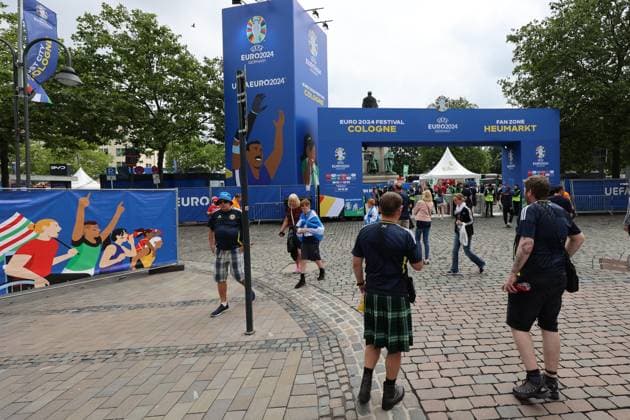 Schottland Fans (Tartan Army, Bravehearts) in Köln 19. Juni 2024. Schottland Fans (Tartan Army, Bravehearts) in Köln vor dem Spiel der schottischen Nationalmannschaft gegen die Schweiz am 19. Juni 2024.