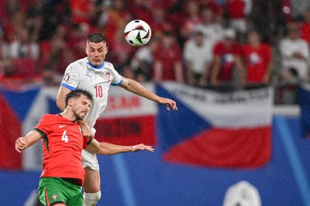 18.06.2024, Leipzig, Germany, Leipzig Stadium, Portugal vs Czech Republic - UEFA EURO, EM, Europameisterschaft,Fussball 2024 - Group F, Ruben Dias (Portugal) und Patrik Schick (Czechia) im Zweikampf (Foto H. Langer) Leipzig Leipzig Stadium Saxony Germany