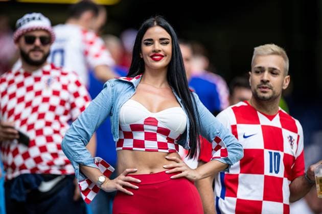 UEFA EURO, EM, Europameisterschaft,Fussball 2024: Albanien - Kroatien; 19.06.2024 Kroatische Fan, Kroatien, Eine Frau auf dem Stadion. UEFA EURO 2024: Albanien - Kroatien; Volksparkstadion, Hamburg; 19.06.2024 Copyright: xBEAUTIFULxSPORTS Buriakovx