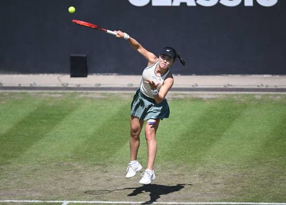 Lin Zhu of China in action during her second round match Rothesay Classic Birmingham, Day 3, Tennis, Edgbaston Priory Club, Birmingham, UK - 19 June 2024  Copyright: xAnnaxGowthorpe Shutterstockx 14543326f