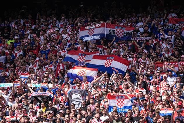 Fans von Kroatien GER, Kroatien vs. Albanien, Fussball Europameisterschaft, UEFA EURO, EM, Europameisterschaft,Fussball 2024, Spieltag 2, 19.06.2024 GER, Kroatien vs. Albanien, Fussball Europameisterschaft, UEFA Euro 2024, Spieltag 2, 19.06.2024 Hamburg Copyright: xEibner-Pressefoto MarcelxvonxFehrnx EP_MFN