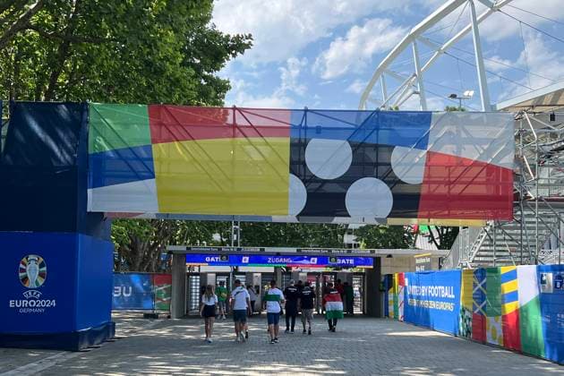 Eingang zum Stadion - Stuttgart 19.06.2024: Deutschland vs. Ungarn, EURO2024, Gruppe A, M14, EM-Arena Stuttgart