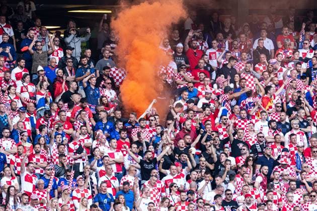 UEFA EURO, EM, Europameisterschaft,Fussball 2024: Albanien - Kroatien; 19.06.2024 Fans von Kroatien, Flagge von Ukraine, Pyrotechnik UEFA EURO 2024: Kroatien - Albanien ; Volksparkstadion, Hamburg; 19.06.2024 Copyright: xBEAUTIFULxSPORTS Buriakovx
