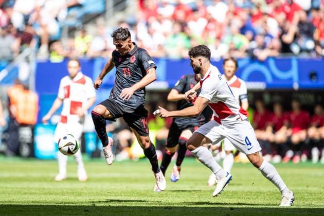 UEFA EURO, EM, Europameisterschaft,Fussball 2024: Albanien - Kroatien; 19.06.2024 Qazim Laci (Albania, 14), Josko Gvardiol (Kroatien, 4) UEFA EURO 2024: Kroatien - Albanien ; Volksparkstadion, Hamburg; 19.06.2024 Copyright: xBEAUTIFULxSPORTS Buriakovx