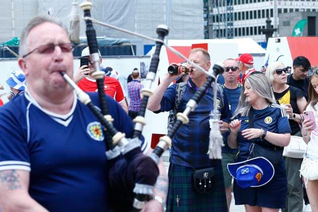 Scotland v Switzerland UEFA EURO, EM, Europameisterschaft,Fussball 2024 Group A The Scotland fans ahead of the UEFA Euro 2024 Group A match between Scotland and Switzerland at RheinEnergieStadion, Cologne Copyright: xPaulxChestertonx FIL-20271-0014 UK Newspapers OUT