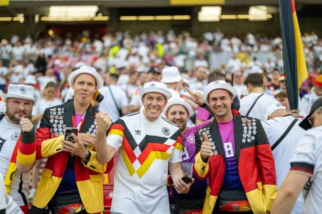 Zuschauer und Fans von Deutschland, GER, Germany (GER) vs. Ungarn (HUN), Fussball Europameisterschaft, UEFA EURO, EM, Europameisterschaft,Fussball 2024, Gruppe A, 2. Spieltag, 19.06.2024, GER, Germany (GER) vs. Ungarn (HUN), Fussball Europameisterschaft, UEFA EURO 2024, Gruppe A, 2. Spieltag, 19.06.2024 Stuttgart Copyright: xEibner-Pressefoto SaschaxWaltherx EP_EER
