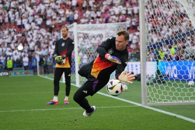 Torwart Goalie Manuel Neuer (Deutschland, Germany, 01) hält konzentriert - Stuttgart 19.06.2024: Deutschland vs. Ungarn, EURO2024, Gruppe A, M14, EM-Arena Stuttgart