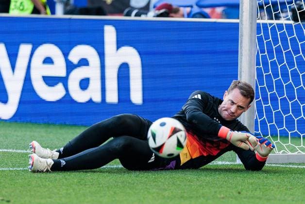 UEFA EURO 2024: Deutschland - Ungarn; 19.06.2024 Manuel Neuer (Deutschland, 1) im Warm UP UEFA EURO 2024: Deutschland - Ungarn; Stuttgart Arena, Stuttgart am 19.06.2024 Copyright: xBEAUTIFULxSPORTS Wunderlx