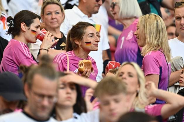 19.06.2024, xscotx, Fussball EM 2024, Deutschland - Ungarn, emspor, v.l. Lena Wurzenberger (Freundin von Julian Nagelsmann (Deutschland, Trainer) Stuttgart