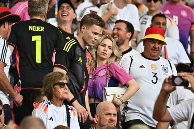 19.06.2024, xscotx, Fussball EM 2024, Deutschland - Ungarn, emspor, v.l. Christopher Bissel und Anika Bissel (Frau von Manuel Neuer (Deutschland, 1) ) Stuttgart