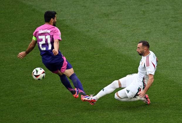 RECORD DATE NOT STATED 19.06.2024, xjhx, Fussball EM 2024, Deutschland - Ungarn emspor, v.l. Ilkay Gündogan (Deutsche Fussball Nationalmannschaft DFB), Attila Fiola (Ungarn) (UEFA REGULATIONS PROHIBIT ANY USE OF PHOTOGRAPHS as IMAGE SEQUENCES and or QUASI-VIDEO) Stuttgart