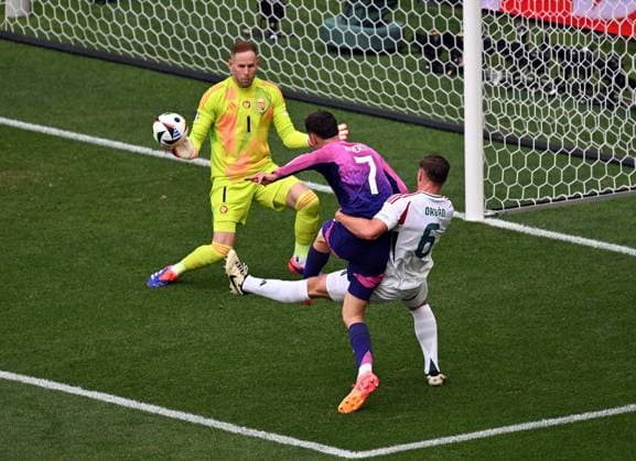 RECORD DATE NOT STATED 19.06.2024, xjhx, Fussball EM 2024, Deutschland - Ungarn emspor, v.l. Peter Gulacsi (Ungarn), Kai Havertz (Deutsche Fussball Nationalmannschaft DFB), Willi Orban (Ungarn) (UEFA REGULATIONS PROHIBIT ANY USE OF PHOTOGRAPHS as IMAGE SEQUENCES and or QUASI-VIDEO) Stuttgart *** 19 06 2024, xjhx, European Football Championship 2024, Germany Hungary emspor, v l Peter Gulacsi Hungary , Kai Havertz German National Football Team DFB , Willi Orban Hungary UEFA REGULATIONS PROHIBIT ANY USE OF PHOTOGRAPHS as IMAGE SEQUENCES and or QUASI VIDEO Stuttgart