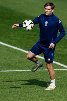 Italy training Nicolo Barella of Italy in action during Italy training on the eve of the UEFA EURO, EM, Europameisterschaft,Fussball 2024 group stage football match against Spain. Hemberg-Stadion Germany Copyright: xNicolòxCampox
