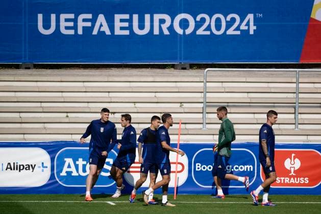 Italy training Alessandro Bastoni, Federico Chiesa, Mattia Zaccagni, Lorenzo Pellegrini, Guglielmo Vicario and Gianluca Mancini of Italy in action during Italy training on the eve of the UEFA EURO, EM, Europameisterschaft,Fussball 2024 group stage football match against Spain. Hemberg-Stadion Germany Copyright: xNicolòxCampox