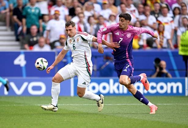Fussball Euro 2024 Gruppe A 19.06.2024 Deutschland - Ungarn Willi Orban (li, Ungarn) gegen Kai Havertz (re, Deutschland)