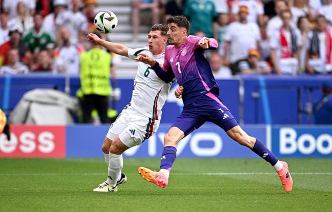 Fussball Euro 2024 Gruppe A 19.06.2024 Deutschland - Ungarn Willi Orban (li, Ungarn) gegen Kai Havertz (re, Deutschland)