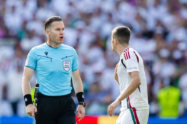 240619 Referee Danny Makkelie during the UEFA EURO, EM, Europameisterschaft,Fussball 2024 Football Championship match between Germany and Hungary on June 19, 2024 in Stuttgart. Photo: Jesper Zerman BILDBYRAN kod JZ JZ0542 fotboll football soccer fotball fotbolls-em europamästerskap em uefa euro uefa european football championship euro 2024 tyskland germany hungary bbeng Copyright: JESPERxZERMAN BB240619JZ084