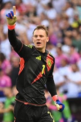 19.06.2024, xjrdrx, Fussball EM 2024, Deutschland - Ungarn emspor, v.l. Torjubel nach dem Tor zum celebrating the goal celebrate 1:0 durch Jamal Musiala (Deutsche Fussball Nationalmannschaft DFB) bei Manuel Neuer (Deutsche Fussball Nationalmannschaft DFB) (DFL DFB REGULATIONS PROHIBIT ANY USE OF PHOTOGRAPHS as IMAGE SEQUENCES and or QUASI-VIDEO) Stuttgart