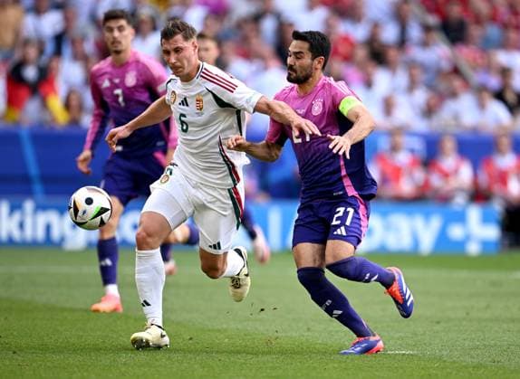 Fussball Euro 2024 Gruppe A 19.06.2024 Deutschland - Ungarn Willi Orban (li, Ungarn) gegen Ilkay Guendogan (re, Deutschland)