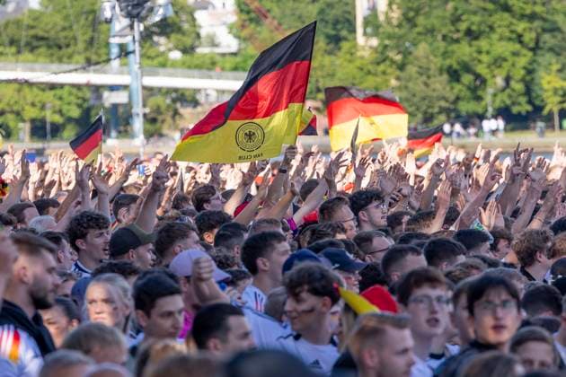 Fanzone Fanmeile Frankfurt am Main, 19.06.2024 Deutschland Fhane, Flagge, Flag, Fanzone Fanmeile Frankfurt, Frankfurt am Main, Fanzone Fanmeile, 19.6.2024 Copyright: xBEAUTIFULxSPORTS Gawlikx