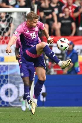 19.06.2024, xscotx, Fussball EM 2024, Deutschland - Ungarn, emspor, v.l. Maximilian Mittelstaedt (Mittelstädt, Deutschland, 18) am Ball, plays the ball Stuttgart