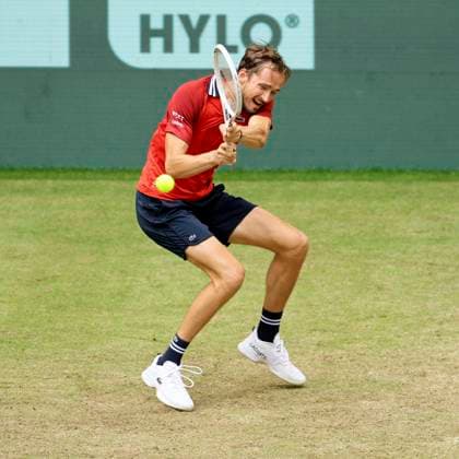 photo : der an Nummer 3 gesetzte Daniil MEDVEDEV verliert in 3 Sätzen gegen Zhizhen ZHANG (CHN) Tennis-Turnier Terra Wortmann Cup im Gerry Weber Sportpark (OWL-Arena) in Halle Westfalen Mi. 19.06.2024