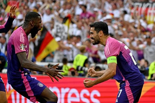 19.06.2024, xpsx, Fussball EM 2024, Deutschland - Ungarn emspor, v.l. Torjubel nach dem Tor zum celebrating the goal celebrate 2:0 durch Ilkay Gündogan (Deutsche Fussball Nationalmannschaft DFB) (DFL DFB REGULATIONS PROHIBIT ANY USE OF PHOTOGRAPHS as IMAGE SEQUENCES and or QUASI-VIDEO) Stuttgart