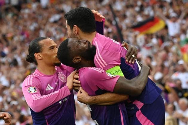19.06.2024, xjrdrx, Fussball EM 2024, Deutschland - Ungarn emspor, v.l. Torjubel nach dem Tor zum celebrating the goal celebrate 2:0 durch Ilkay Gündogan (Deutsche Fussball Nationalmannschaft DFB) mit Antonio Rüdiger (Deutsche Fussball Nationalmannschaft DFB) (DFL DFB REGULATIONS PROHIBIT ANY USE OF PHOTOGRAPHS as IMAGE SEQUENCES and or QUASI-VIDEO) Stuttgart