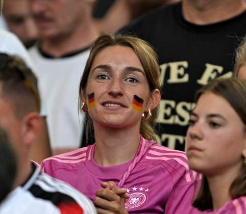 19.06.2024, Fussball UEFA EURO, EM, Europameisterschaft,Fussball 2024, Vorrunde, 2.Spieltag, Deutschland - Ungarn, in der Stuttgart Arena. Lena Wurzenberger (Deutschland) die Freundin von Trainer Julian Nagelsmann (Deutschland)