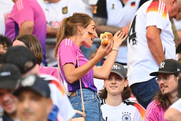 Lena WURZENBERGER (Mitte,Freundin von Bundestrainer Julian NAGELSMANN), Gruppenphase Gruppe A Deutschland (GER) - Ungarn (HUN) 2-0 am 19.06.2024, Stuttgart Arena. Fussball UEFA EURO, EM, Europameisterschaft,Fussball 2024 GERMANY vom 14.06.2024 - 14.07.2024.
