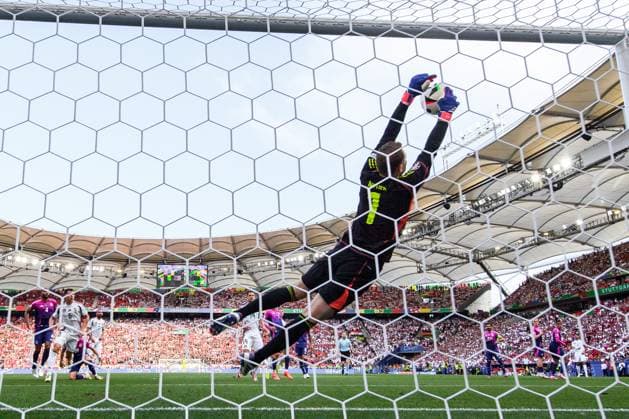240619 goalkeeper Manuel Neuer of Germany during the UEFA EURO, EM, Europameisterschaft,Fussball 2024 Football Championship match between Germany and Hungary on June 19, 2024 in Stuttgart. Photo: Jesper Zerman BILDBYRAN kod JZ JZ0542 fotboll football soccer fotball fotbolls-em europamästerskap em uefa euro uefa european football championship euro 2024 tyskland germany hungary bbeng Copyright: JESPERxZERMAN BB240619JZ156