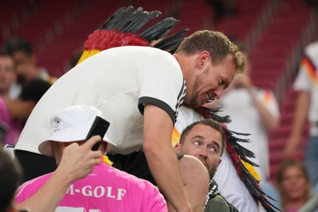 Bundestrainer Julian Nagelsmann (Deutschland Germany) besucht nach dem Spiel seine Freundin Lena Wurzenberger und klatscht mit Fans auf der Tribüne ab - Stuttgart 19.06.2024: Deutschland vs. Ungarn, EURO2024, Gruppe A, M14, EM-Arena Stuttgart