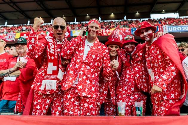 UEFA EURO, EM, Europameisterschaft,Fussball 2024: Schottland - Schweiz; 19.06.2024 Impressionen: Fans auf der Tribüne vor Anpfiff. UEFA EURO 2024: Schottland - Schweiz; Stadion Köln, Köln am 19.06.2024 Copyright: xBEAUTIFULxSPORTS Meuselx