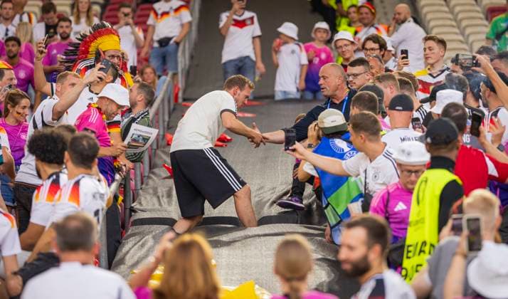 Stuttgart, Germany. 19th Jun 2024. Final jubilation by Trainer Julian Nagelsmann his girlfriend Lena Wurzenberger (Deutschland) Germany - Hungary Deutschland - Ungarn 19.06.2024