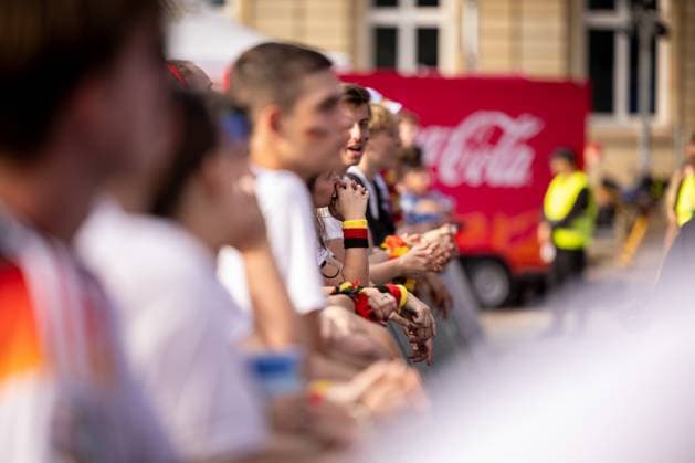 Fans der deutschen Nationalmannschaft jubeln und Feiern beim Fanfest mit Public Viewing auf dem Stuttgarter Schlossplatz beim zweiten Gruppenspiel gegen Ungarn. Stuttgart, EURO2024 Fanfest Schlossplatz, 19.06.2024 Stuttgart Copyright: xDennisxDuddek xEibnerxPressefotox EP_DDK