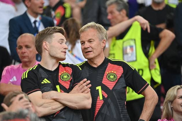 19.06.2024, xjrdrx, Fussball EM 2024, Deutschland - Ungarn emspor, v.l. Christoph und Carsten Bissel. Bruder und Vater von Manuel Neuer (Deutsche Fussball Nationalmannschaft DFB) Frau Anika Bissel (DFL DFB REGULATIONS PROHIBIT ANY USE OF PHOTOGRAPHS as IMAGE SEQUENCES and or QUASI-VIDEO) Stuttgart